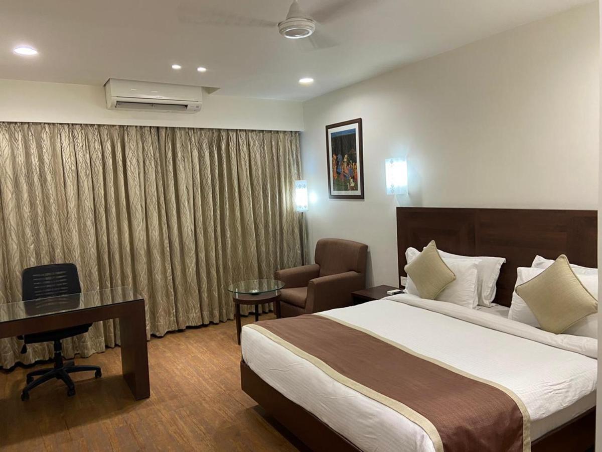 Chryso Hotels Pvt Ltd Ankleshwar Экстерьер фото
