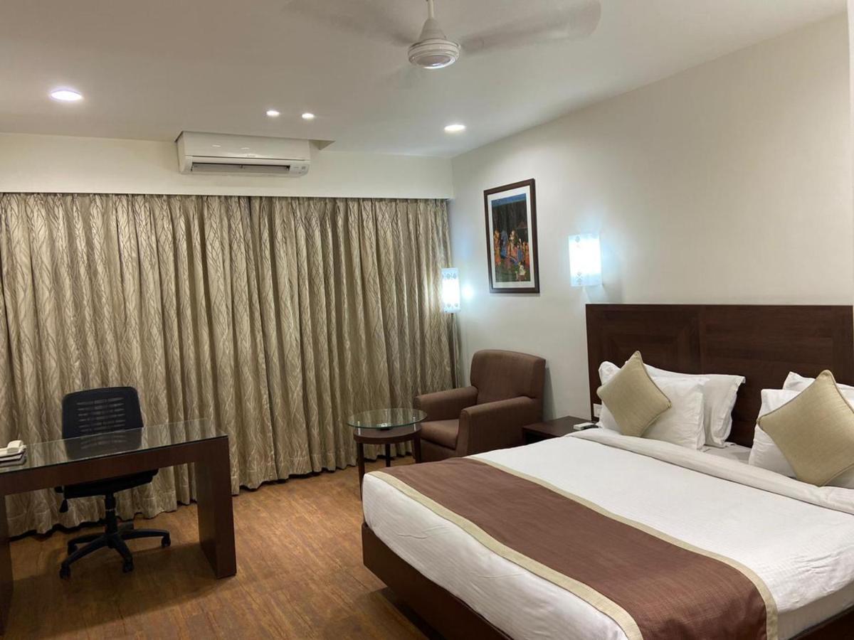 Chryso Hotels Pvt Ltd Ankleshwar Экстерьер фото
