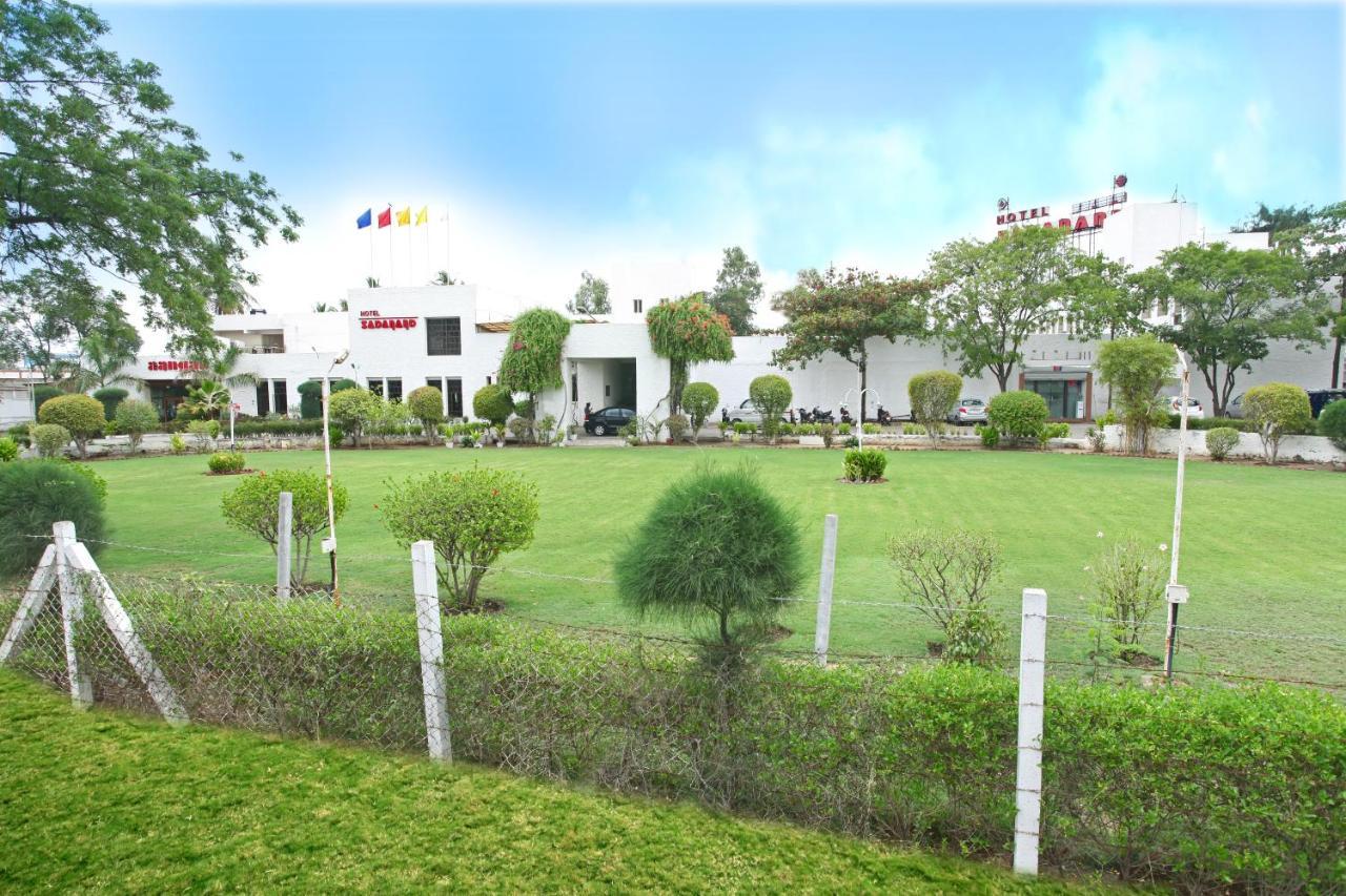Chryso Hotels Pvt Ltd Ankleshwar Экстерьер фото
