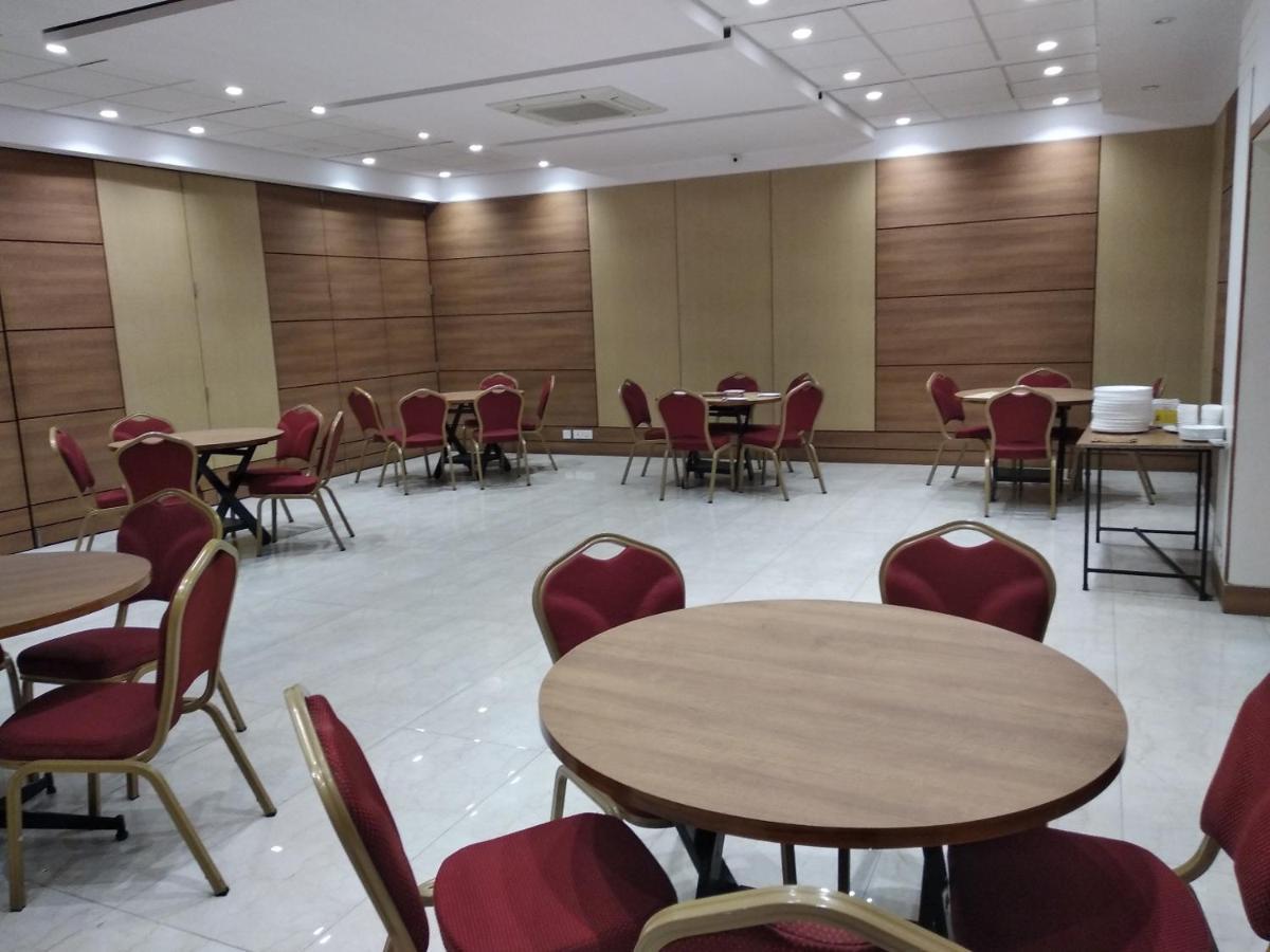 Chryso Hotels Pvt Ltd Ankleshwar Экстерьер фото