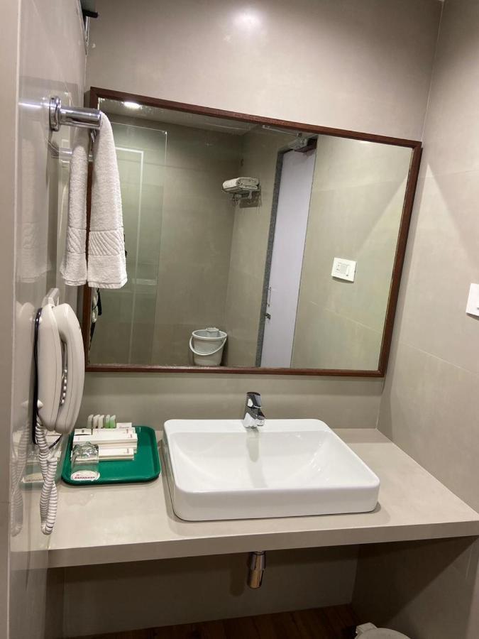 Chryso Hotels Pvt Ltd Ankleshwar Экстерьер фото