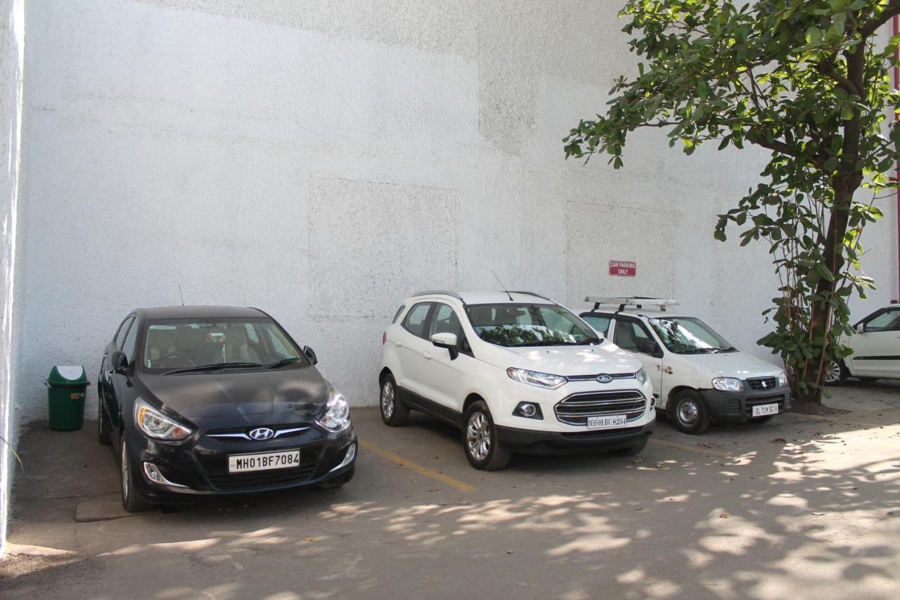 Chryso Hotels Pvt Ltd Ankleshwar Экстерьер фото