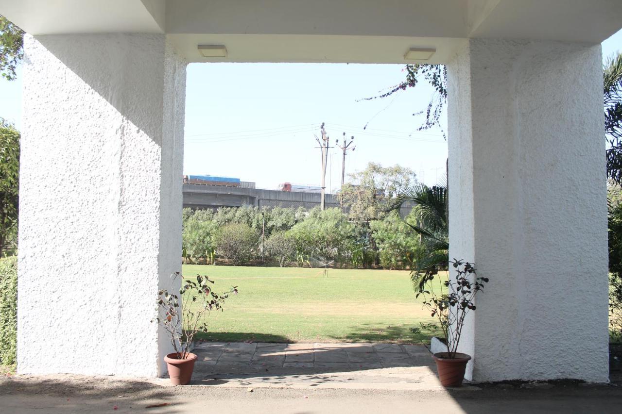 Chryso Hotels Pvt Ltd Ankleshwar Экстерьер фото