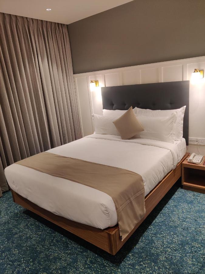 Chryso Hotels Pvt Ltd Ankleshwar Экстерьер фото
