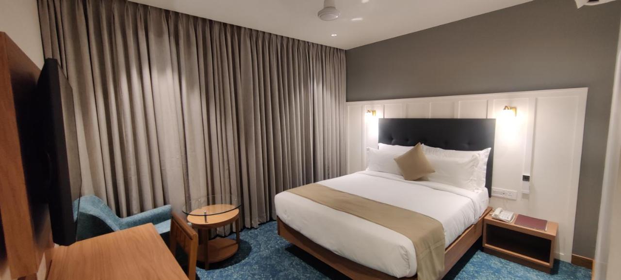 Chryso Hotels Pvt Ltd Ankleshwar Экстерьер фото