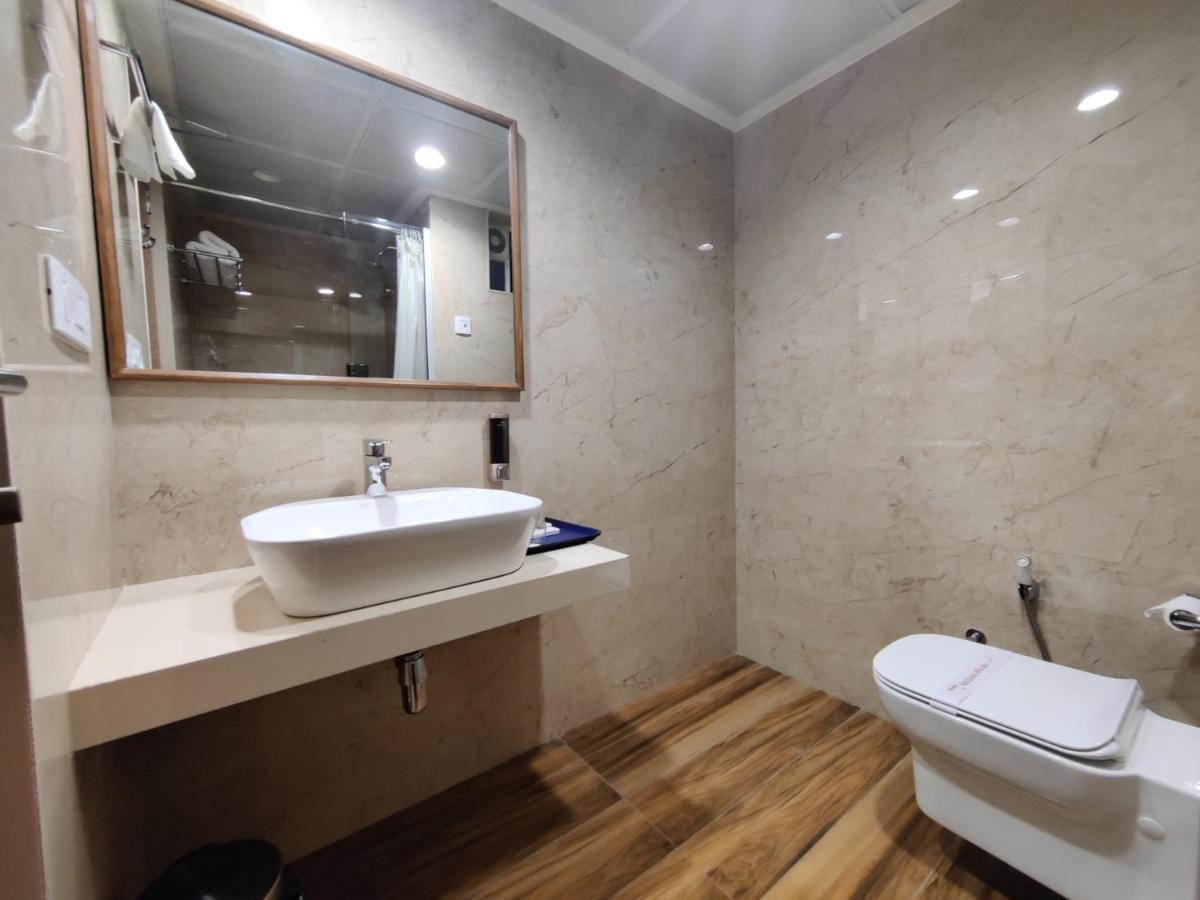 Chryso Hotels Pvt Ltd Ankleshwar Экстерьер фото