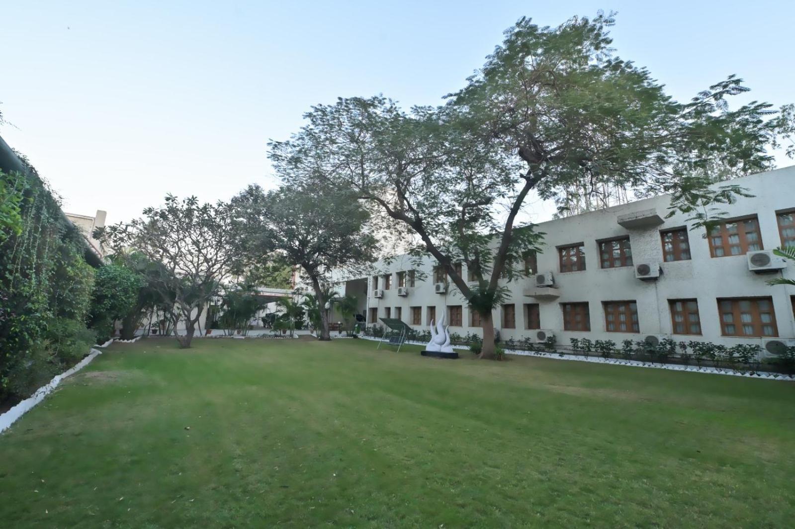 Chryso Hotels Pvt Ltd Ankleshwar Экстерьер фото