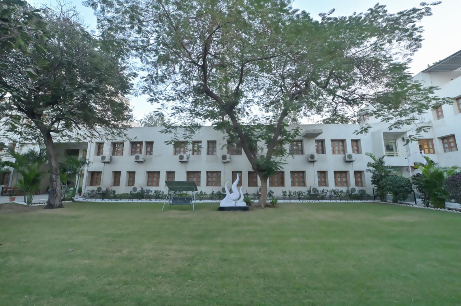 Chryso Hotels Pvt Ltd Ankleshwar Экстерьер фото