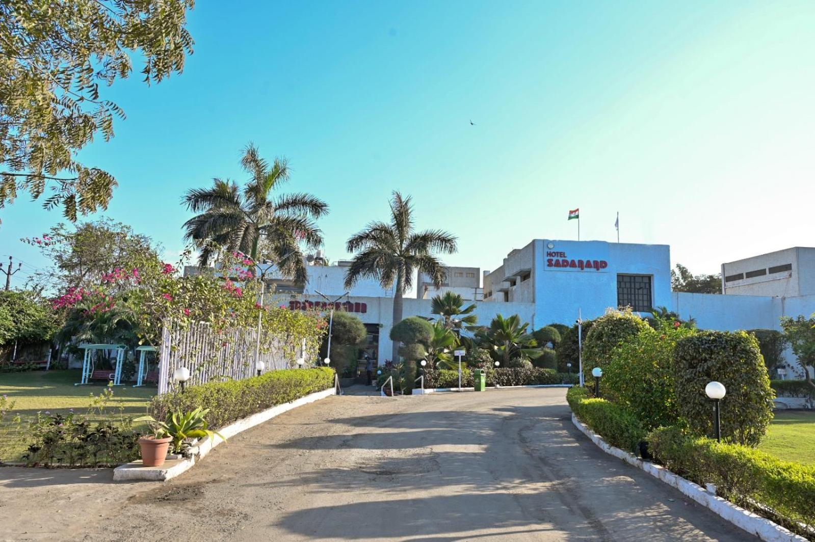 Chryso Hotels Pvt Ltd Ankleshwar Экстерьер фото