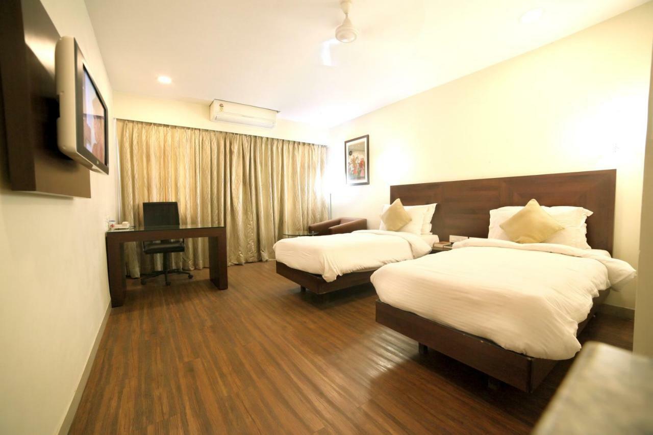 Chryso Hotels Pvt Ltd Ankleshwar Экстерьер фото